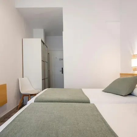 Twin With Private Bathroom *